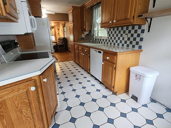 5th image of 2606 Pearl Ct SE