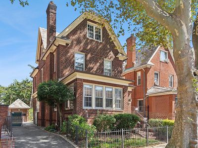 3415 88th St, Jackson Heights, NY, 11372