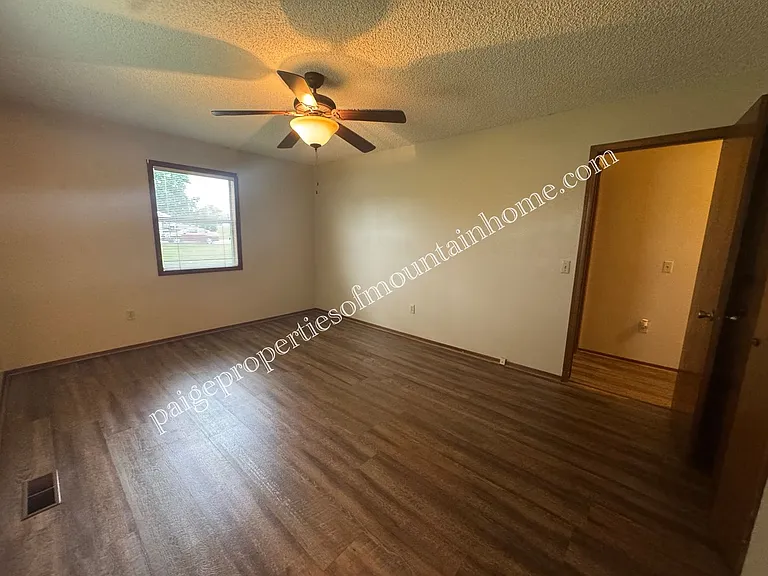 1309 Post Oak Rd — Photo 12