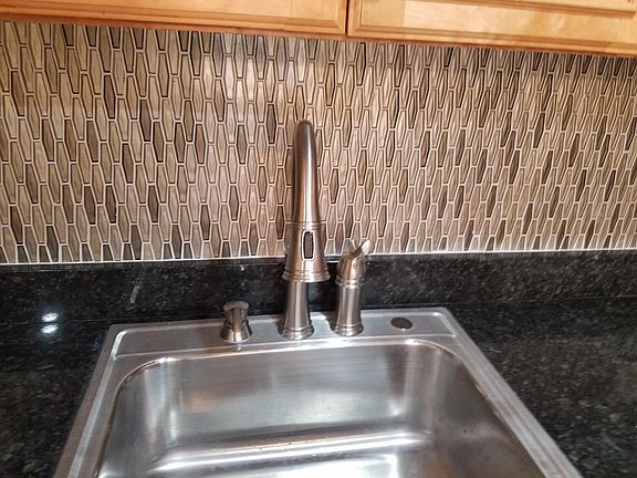 New sink, faucet and b/s