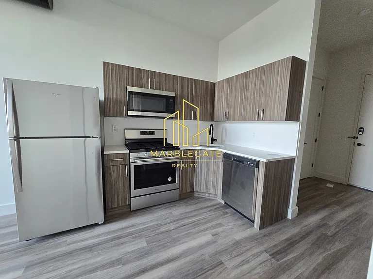 55-56 Washington St #99E — Photo 6