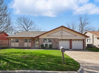 741 Oakwood Ave, Hurst, TX 76053