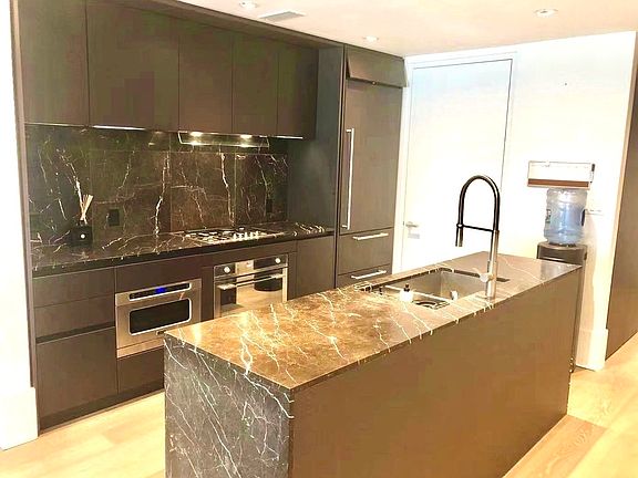 4th image of 429 Kent Ave #212