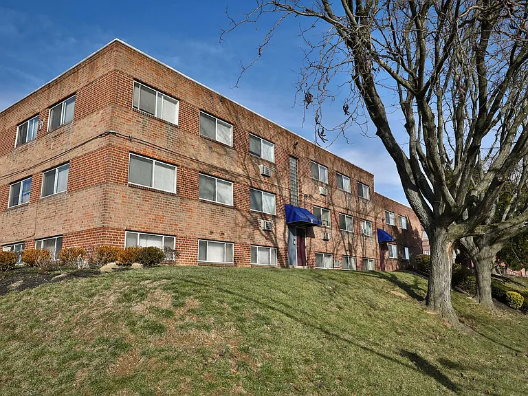 Washington Lane Apartments — Photo 2