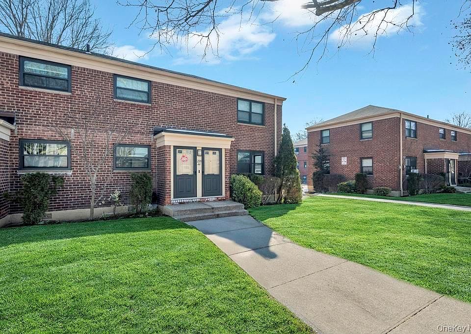1st image of 220-44 73rd Avenue #26A1