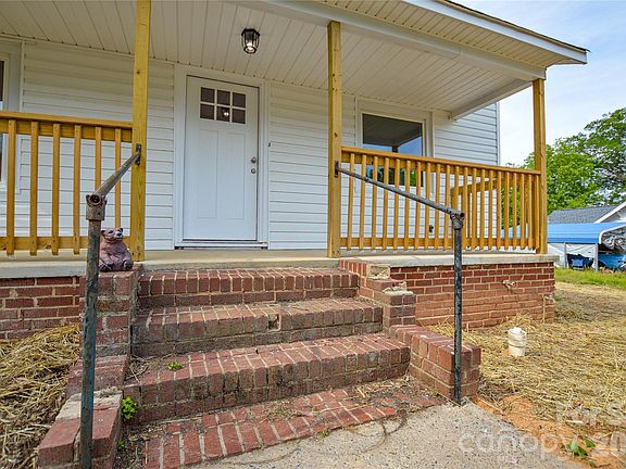 4th image of 730 W Oakwood Ave