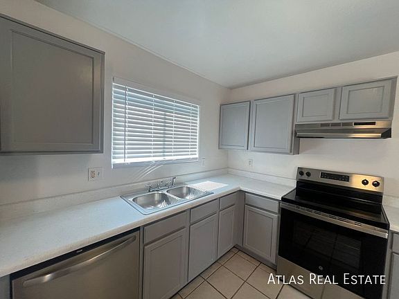 4th image of 508 N Iroquois Ave #1