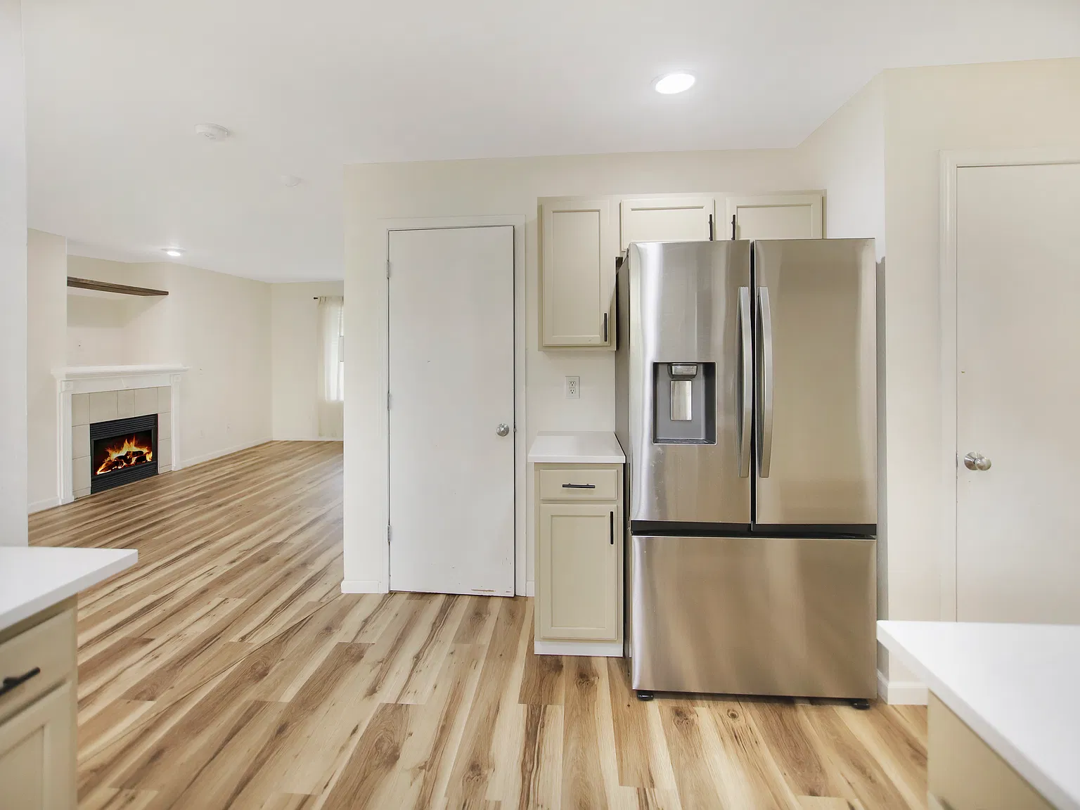 3 bed, 2.5 bath, 1434 sqft, $2,850 — Photo 3