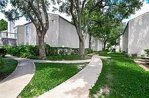 2 bed, 2.0 bath, 1160 sqft, $1,300 — Photo 2