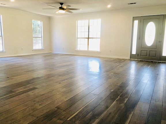 2nd image of 121 Mimosa Ln
