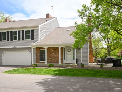 2S780 Grove Ln #26-A, Warrenville, IL, 60555