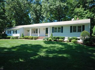 697 King Rd, Franklin Lakes, NJ 07417