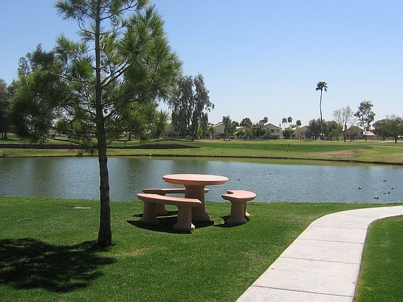 5th image of 7401 W Arrowhead Clubhouse Dr Unit 1057