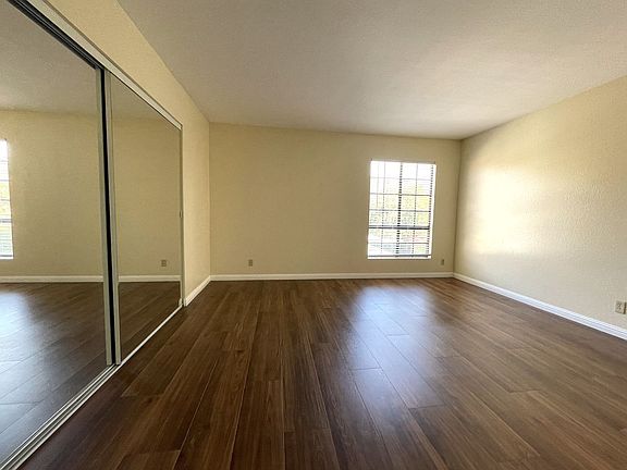 4th image of 360 W Mountain View Ave APT 2