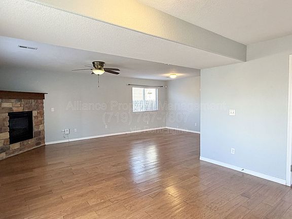 4th image of 3910 Reindeer Cir