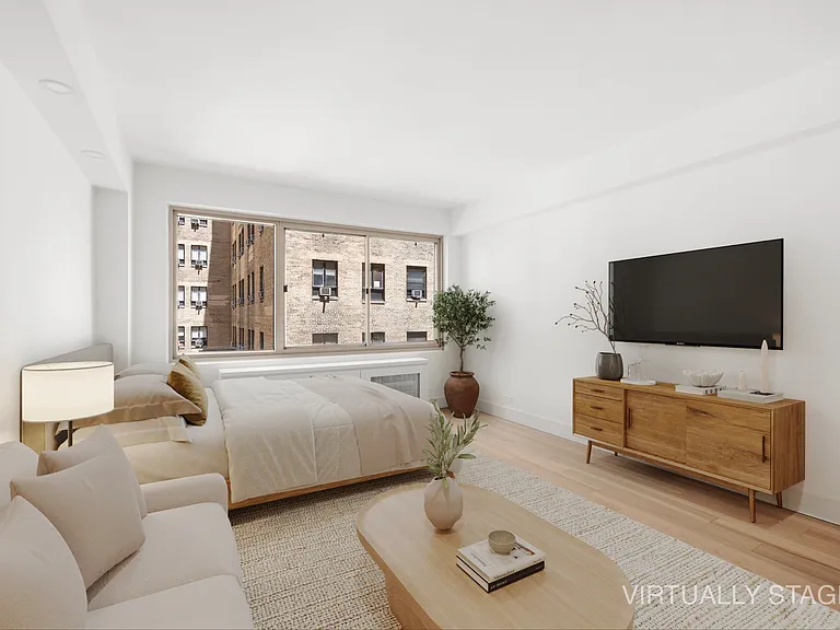 225 E 46th St #5A — Photo 3