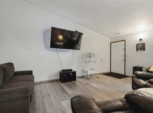 2955 Bowling St SW APT 238, Cedar Rapids, IA 52404