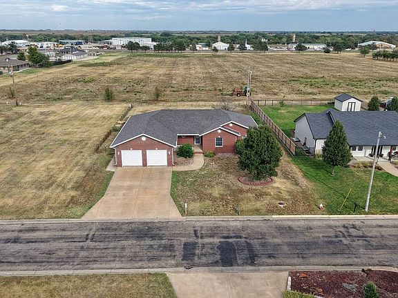 3rd image of 1103 Elizabeth Dr