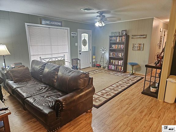 3rd image of 107 Crestview Dr