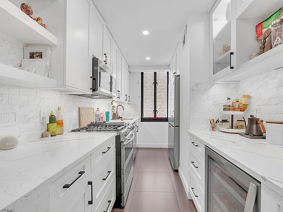 4th image of 407 Park Ave S APT 19E