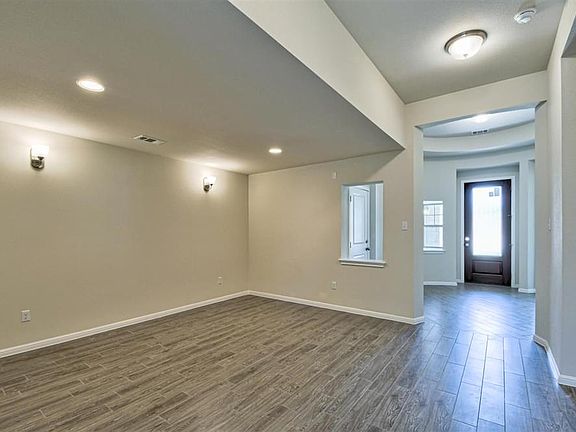 3rd image of 105 Orchard Park Dr #4OAREJ
