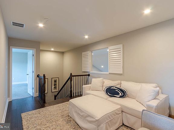 5th image of 183 Aeropointe Ln