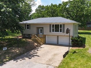 150 E Circle Dr, Brookfield, MO 64628