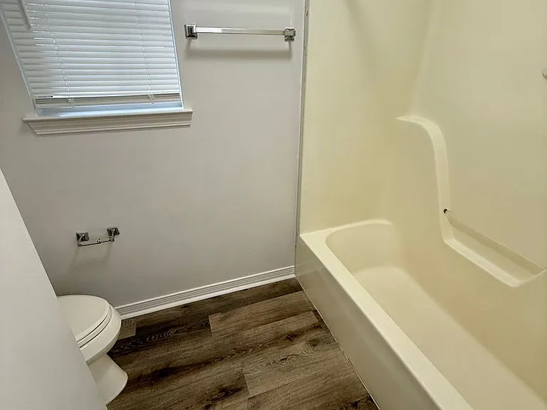 1106 Sweetbriar Sta — Photo 5