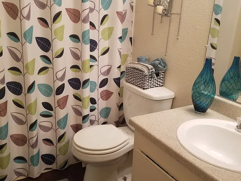 Mesa Verde Apartments — Photo 14