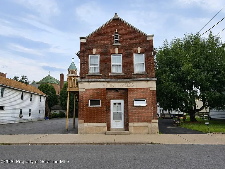 119 N River St #B — Photo 1