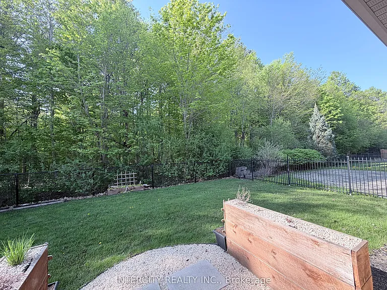 655 Davos Rd — Photo 33