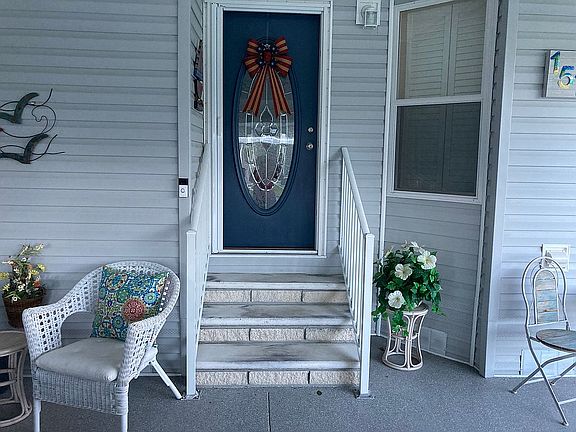 3rd image of 157 Clubview Dr #125