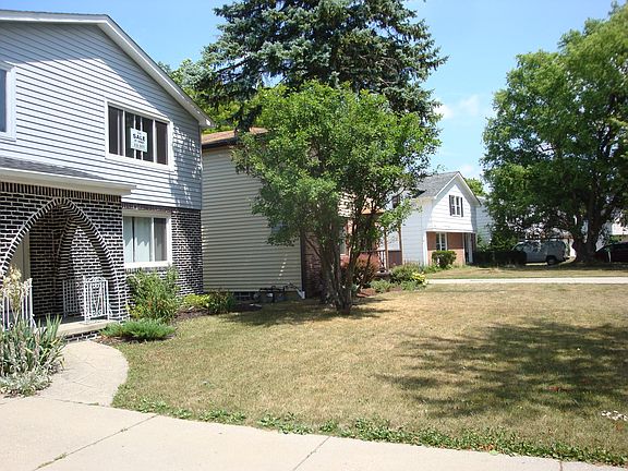 2nd image of 126 Ayrault Dr