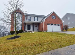 1059 Golden Oak Dr, Hamilton, OH 45013