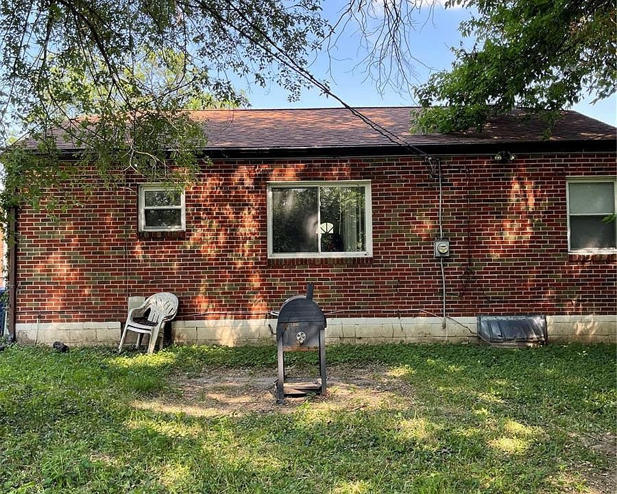 2nd image of 6633 Thurston Ave