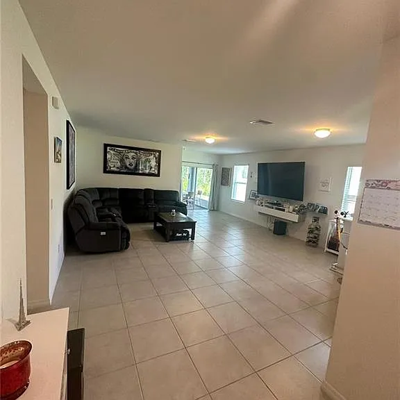 4115 14th Ave NE — Photo 32