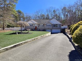 11 Doral Lane, Yaphank, NY 11980