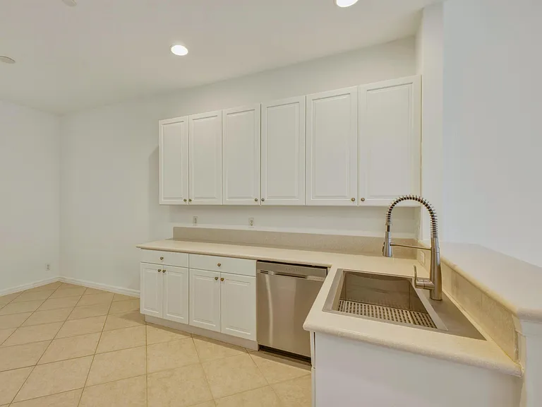 119 Lancaster Rd — Photo 20
