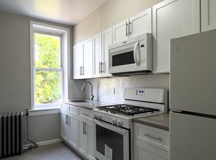 60 Stratford Rd FLOOR 2, Brooklyn, NY 11218