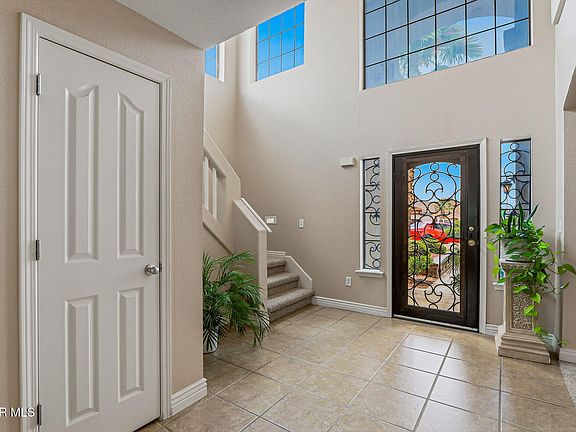 3rd image of 524 Brewster Pl