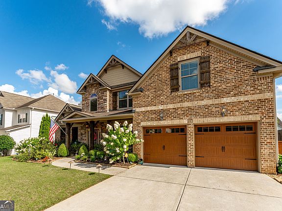2nd image of 96 Ashbury Cir