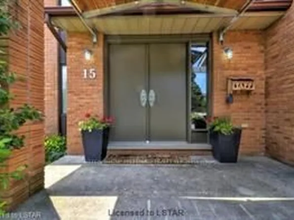 15 Walmer Gdns, London, ON N6G 4H4