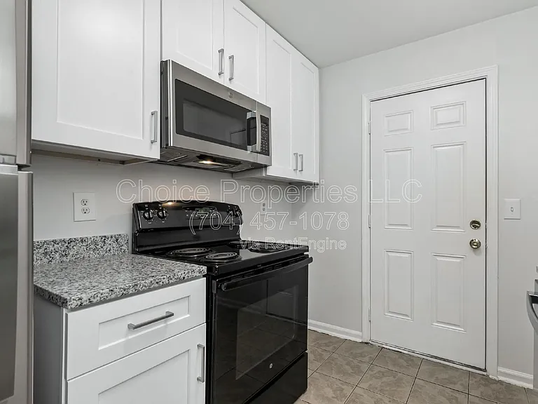 2611 Holton Ave #4 — Photo 5