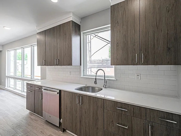 746 S 16th Street — Photo 2