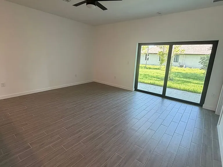 1504 Gary Ln — Photo 13