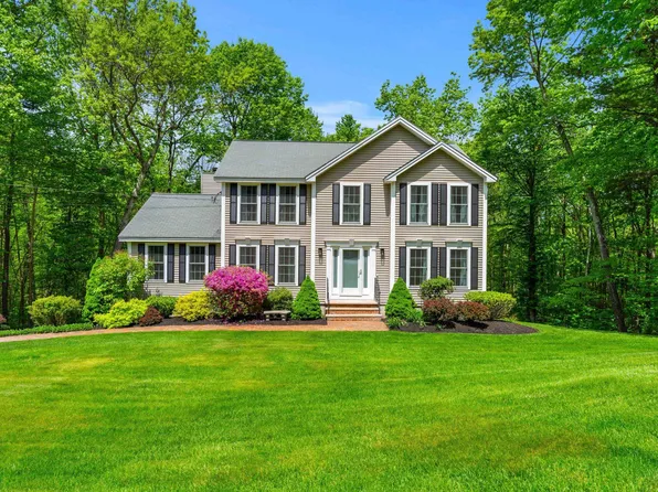 9 Hazelwood Drive, Salem, NH 03079