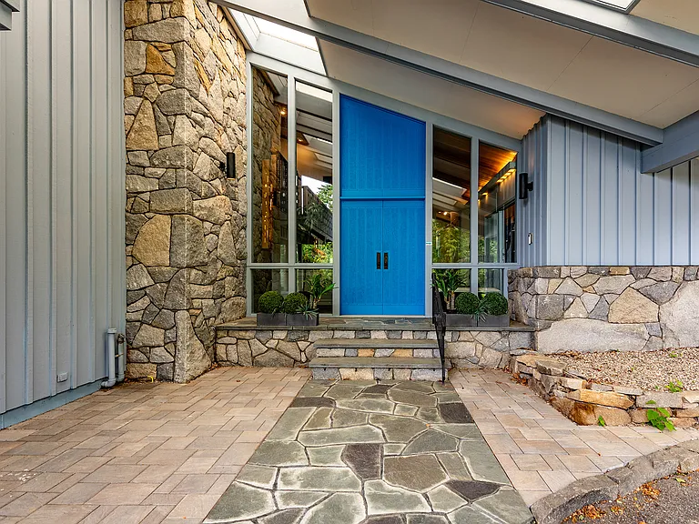 250 Westledge Dr — Photo 5