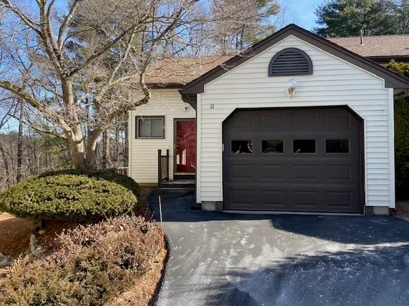 11 Centercrest Dr, Tyngsboro, MA 01879