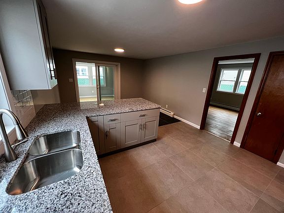 4th image of 157 Oakland Ave Floor 1