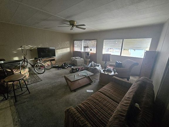3rd image of 2038 Palm St Space 61